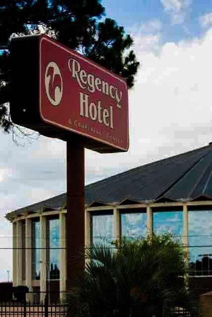 Regency Hotel & Conference Center Джексон Экстерьер фото