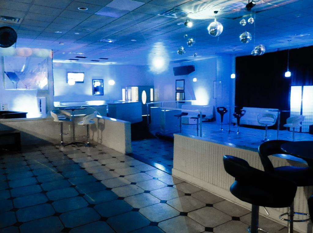 Regency Hotel & Conference Center Джексон Номер фото