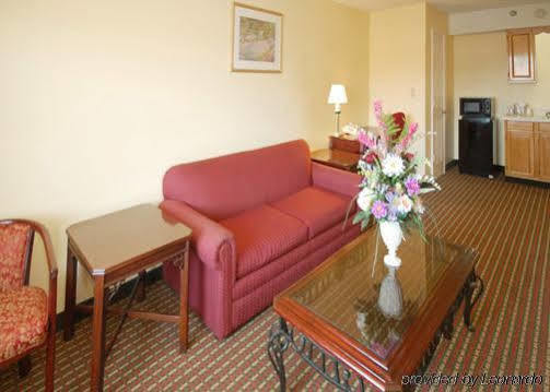 Regency Hotel & Conference Center Джексон Номер фото