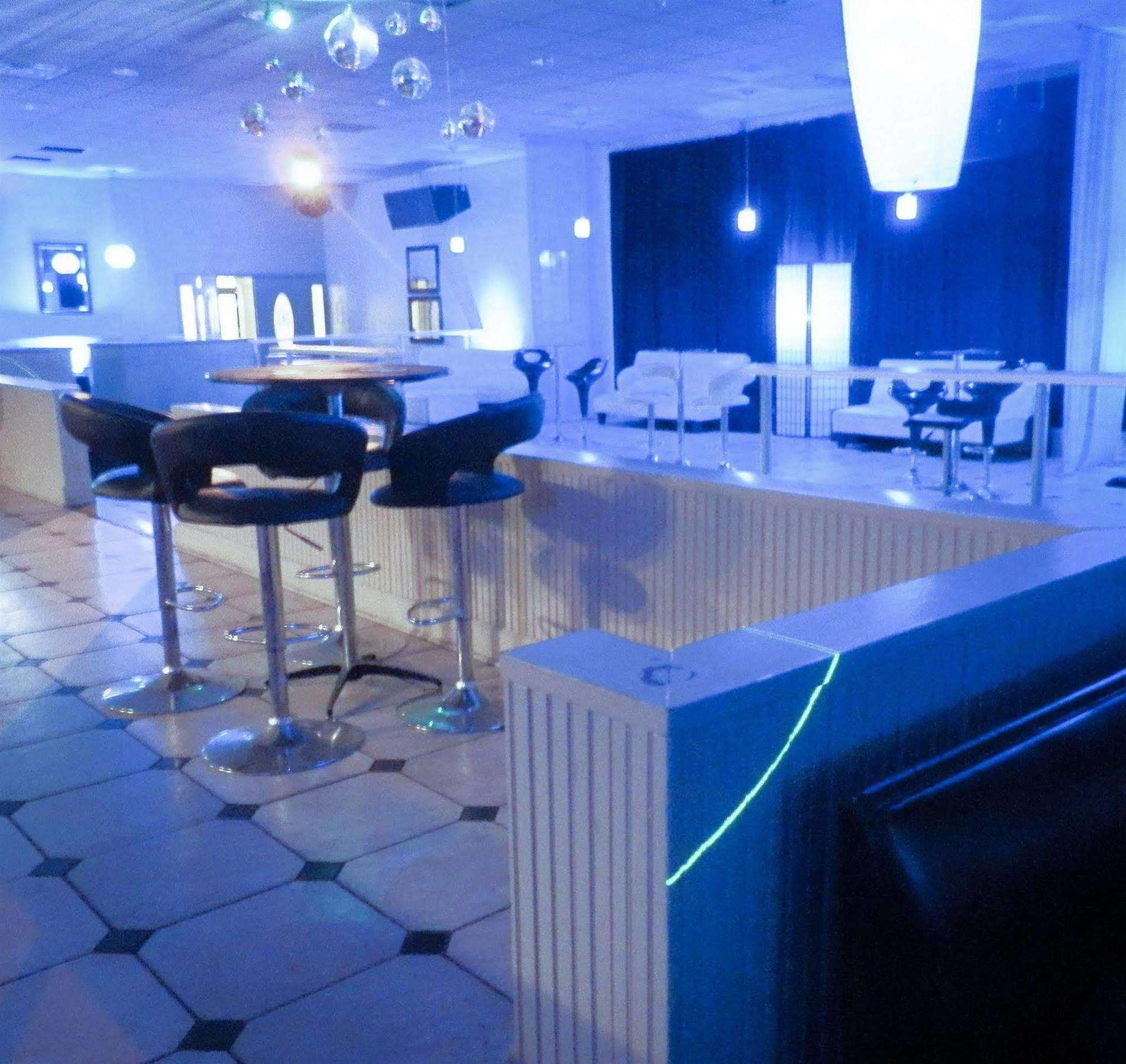 Regency Hotel & Conference Center Джексон Экстерьер фото